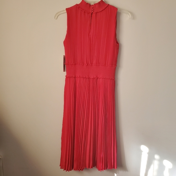 NWT NANETTE LEPORE Pleated Sleeveless Dress - Picture 6 of 7